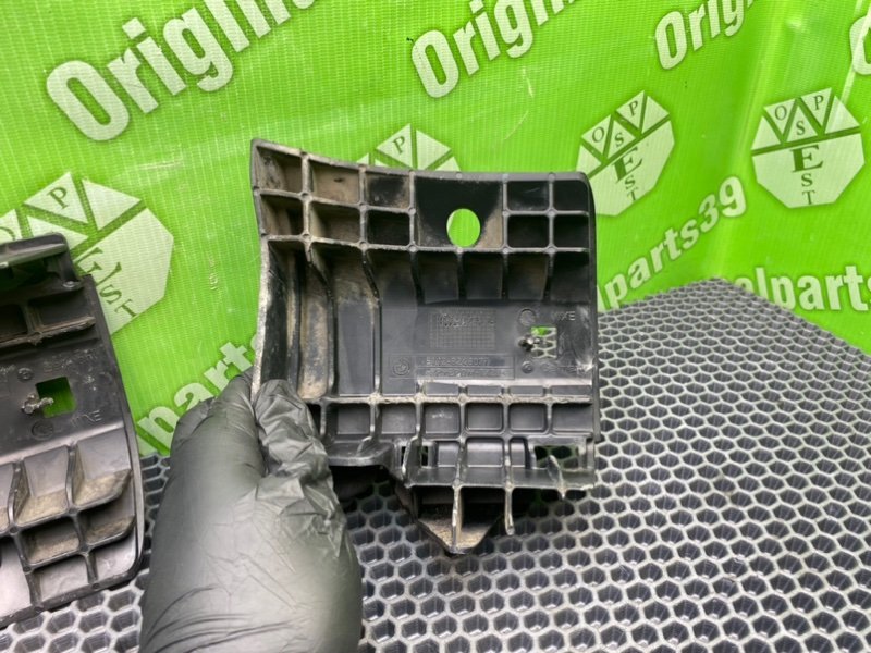 Кронштейны, 1000 рублей, Калининград