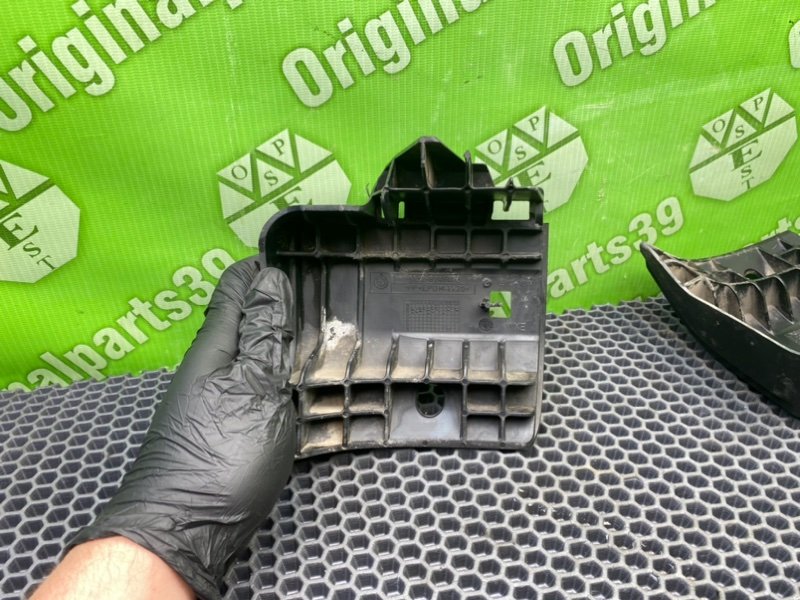 Кронштейны, 1000 рублей, Калининград