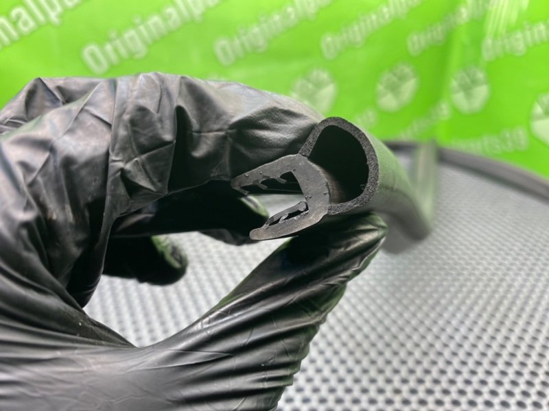 Уплотнители капота, 1800 рублей, Калининград