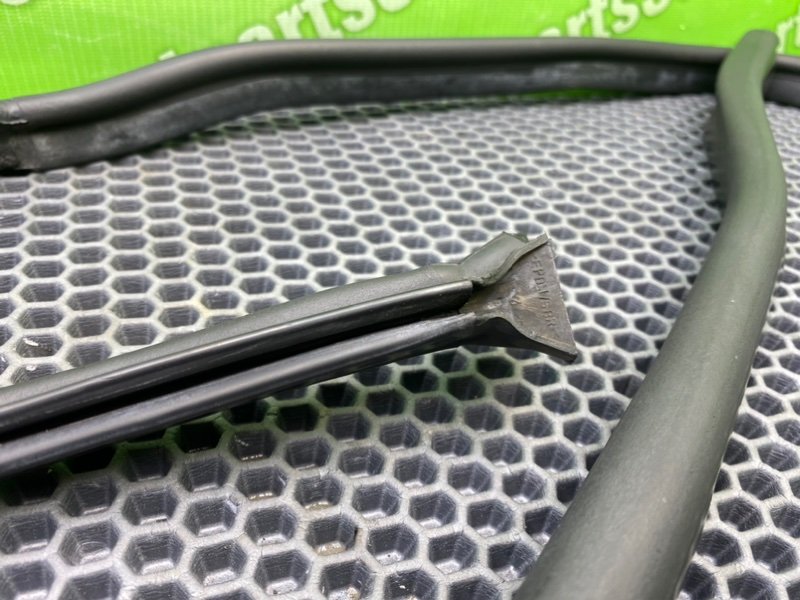 Уплотнители капота, 1800 рублей, Калининград