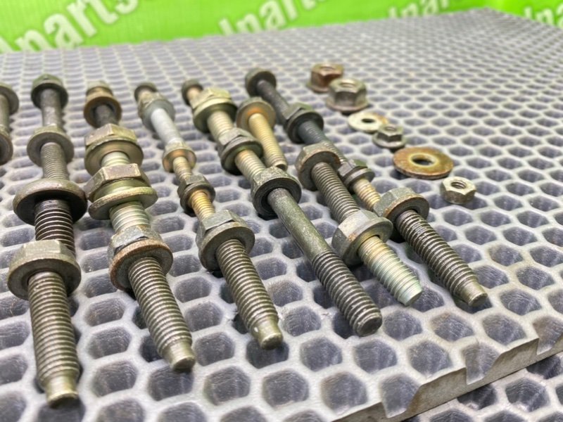 Болты двигателя, 1900 рублей, Калининград