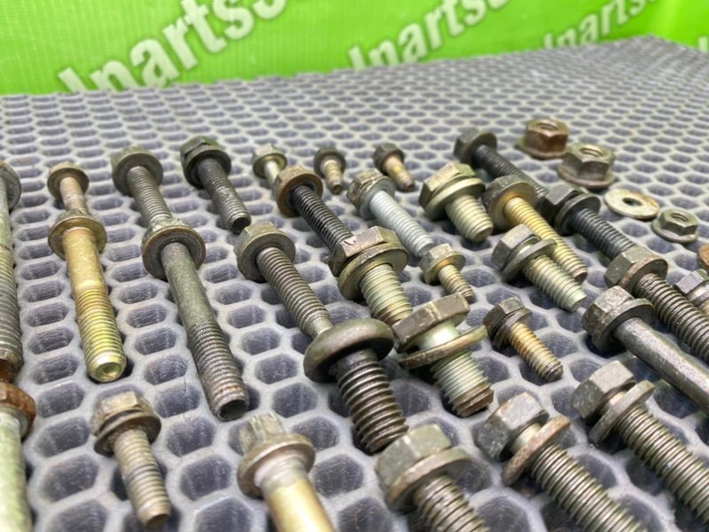 Болты двигателя, 1900 рублей, Калининград