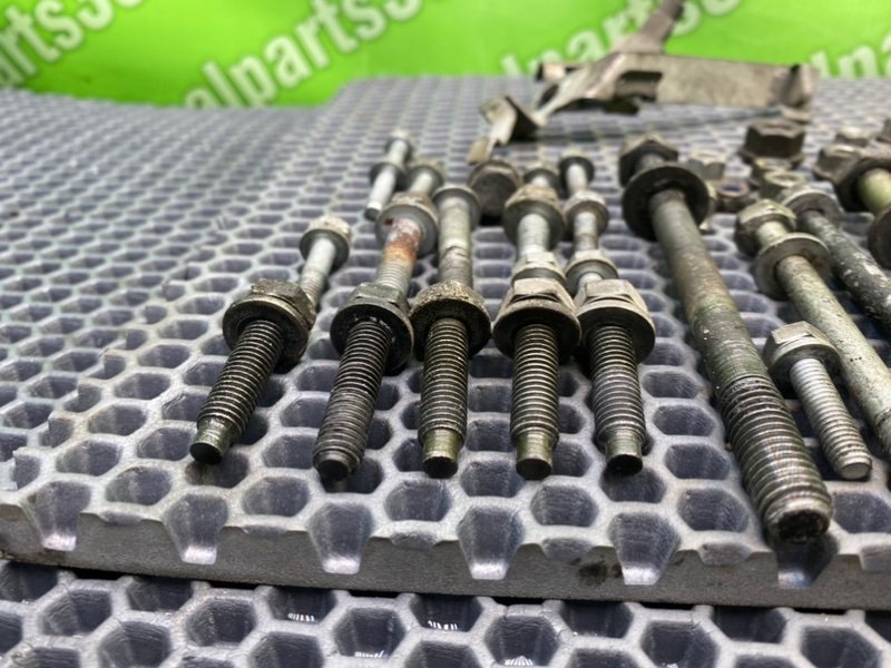 Болты двигателя, 2400 рублей, Калининград