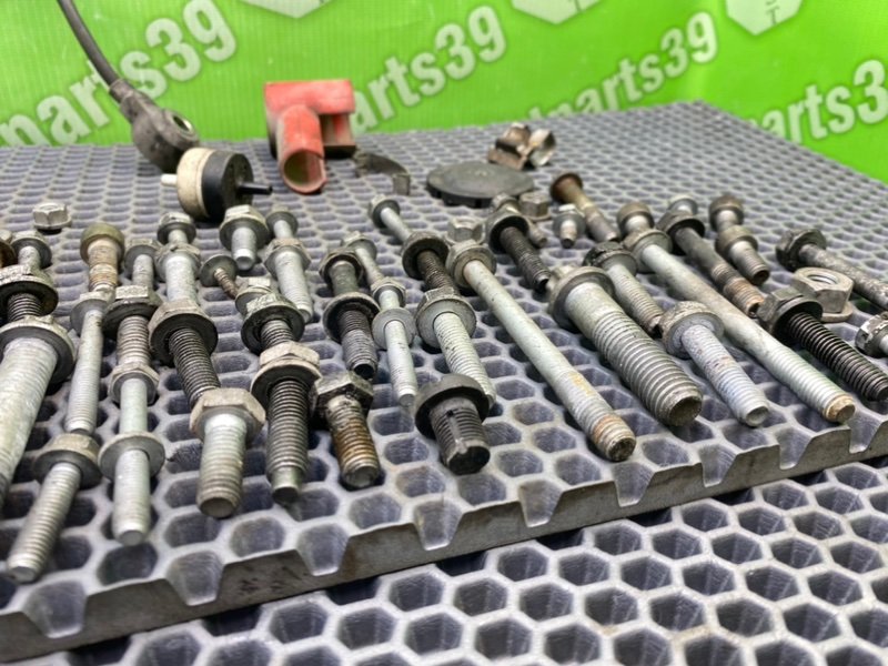 Болты двигателя, 2400 рублей, Калининград