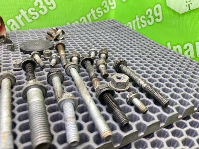 Болты двигателя, 2400 рублей, Калининград