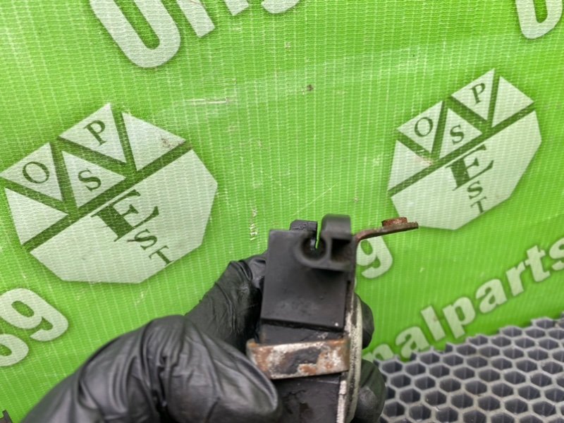 Замки капота, 2100 рублей, Калининград