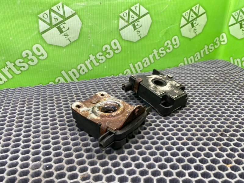 Замки капота, 2100 рублей, Калининград