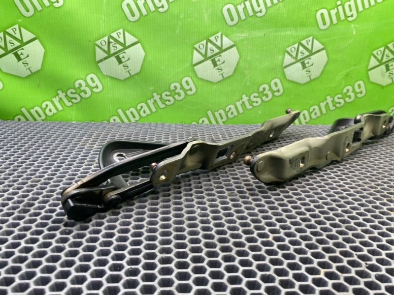 Петли багажника, 1000 рублей, Калининград