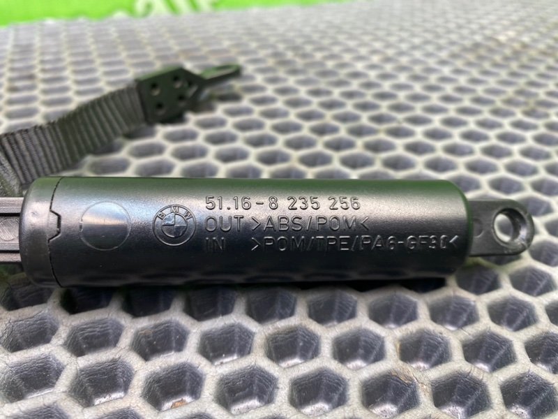 Демпфер бардачка, 1700 рублей, Калининград