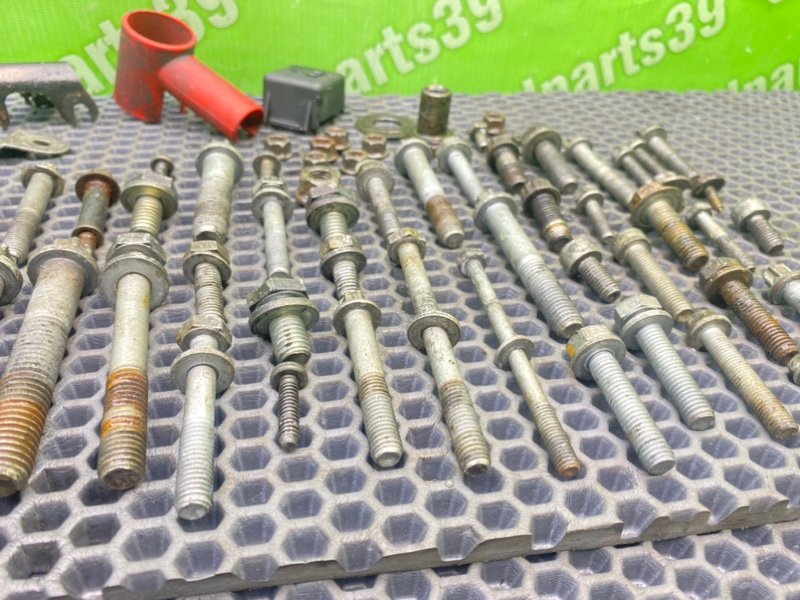 Болты двигателя, 1700 рублей, Калининград