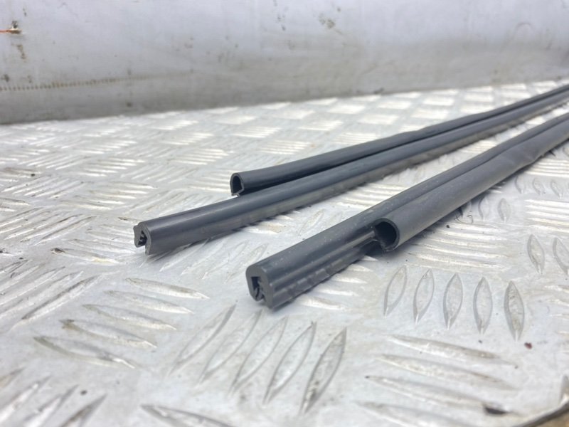 Уплотнители капота, 1000 рублей, Калининград