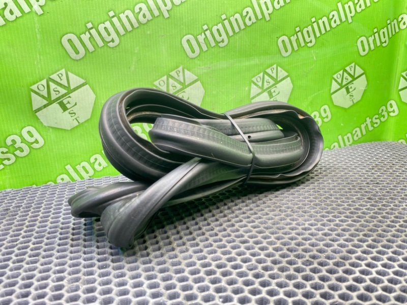 Уплотнительная резинка крышки багажника, 1400 рублей, Калининград