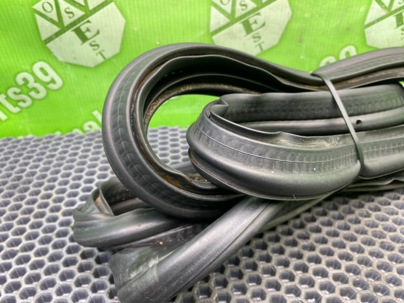 Уплотнительная резинка крышки багажника, 1400 рублей, Калининград