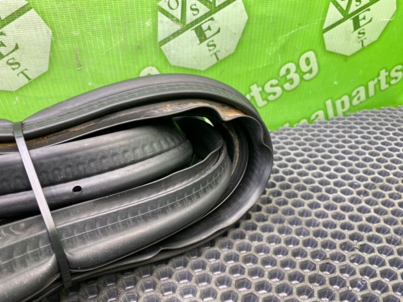 Уплотнительная резинка крышки багажника, 1400 рублей, Калининград