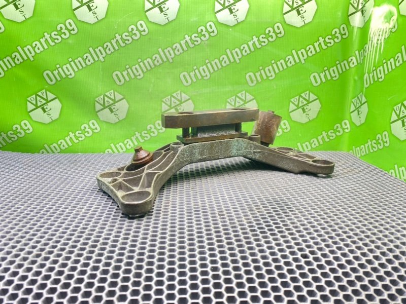 Траверса АКПП, 2900 рублей, Калининград