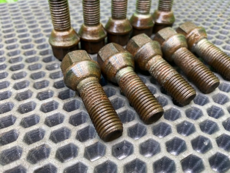 Колесные болты, 1500 рублей, Тверь