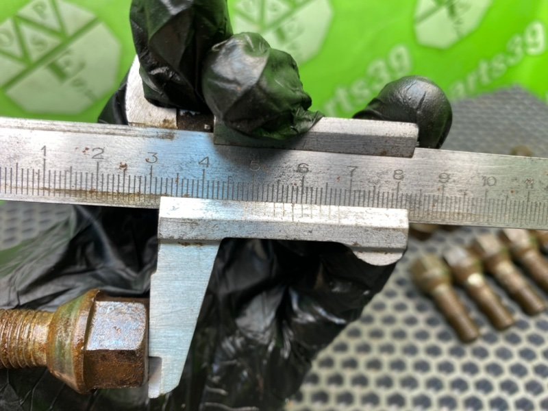 Колесные болты, 1500 рублей, Тверь