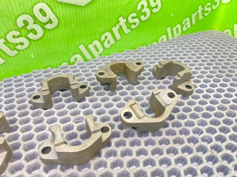 Кронштейны, 2600 рублей, Калининград