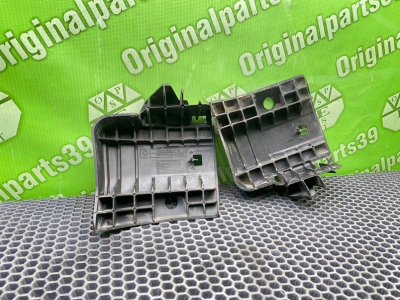 Кронштейны, 1000 рублей, Калининград