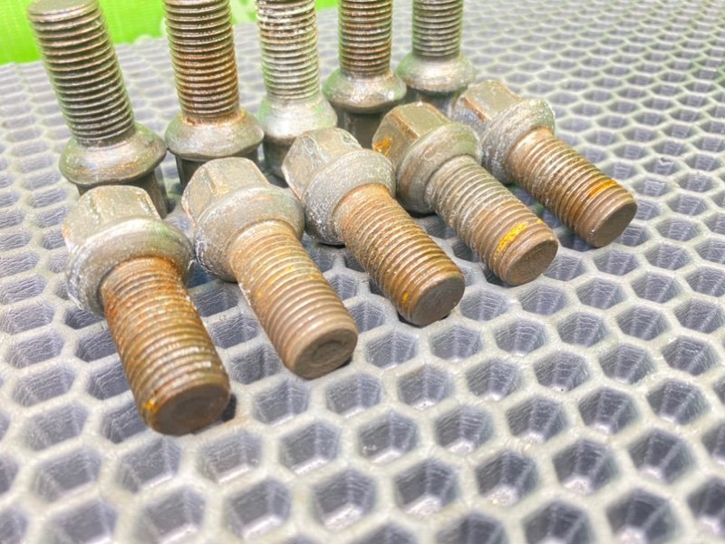 Колесные болты, 1700 рублей, Тверь