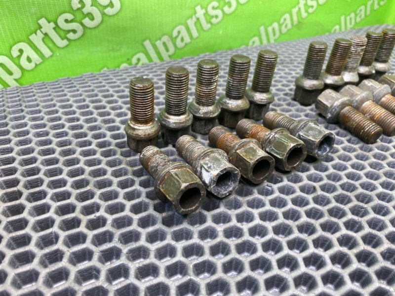 Колесные болты, 1700 рублей, Тверь