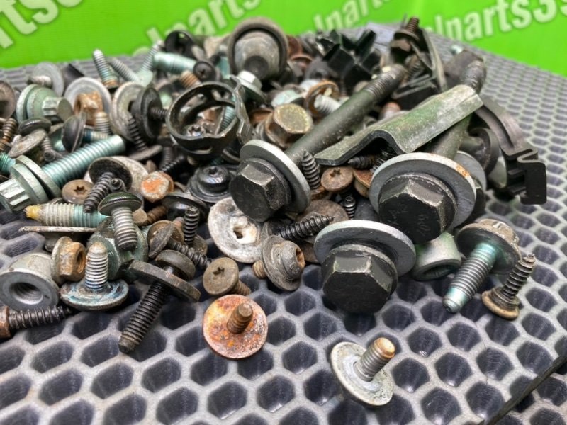 Болты, 1800 рублей, Калининград