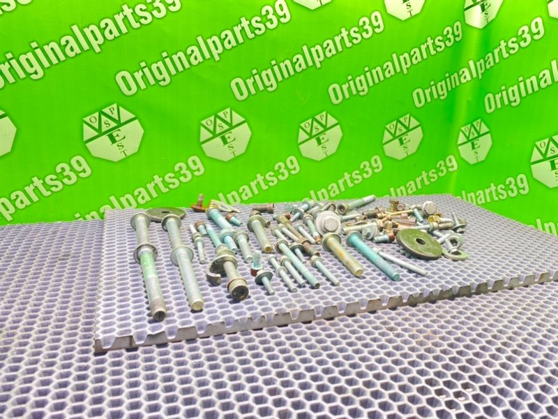 Болты двигателя, 2000 рублей, Калининград