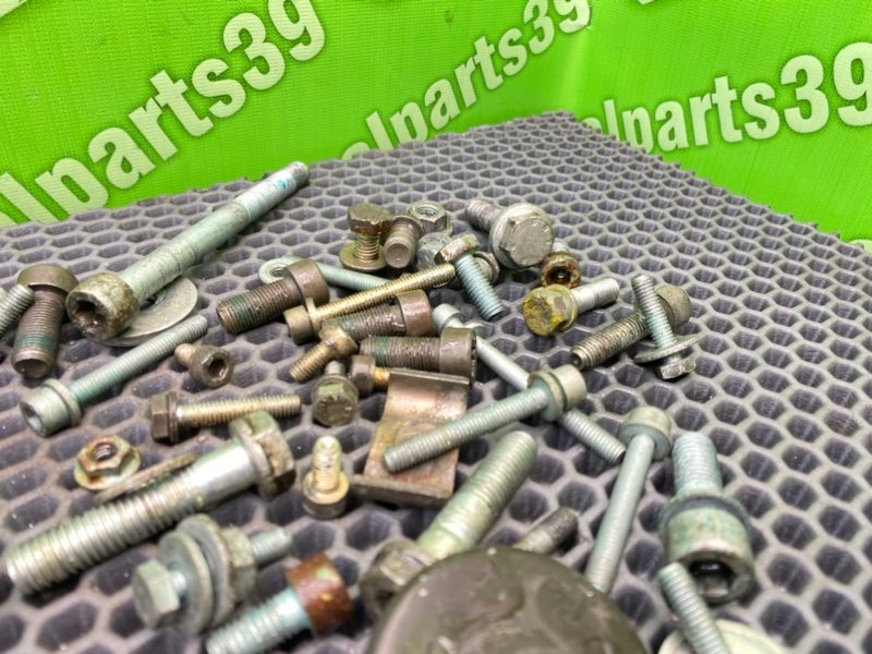 Болты двигателя, 2000 рублей, Калининград