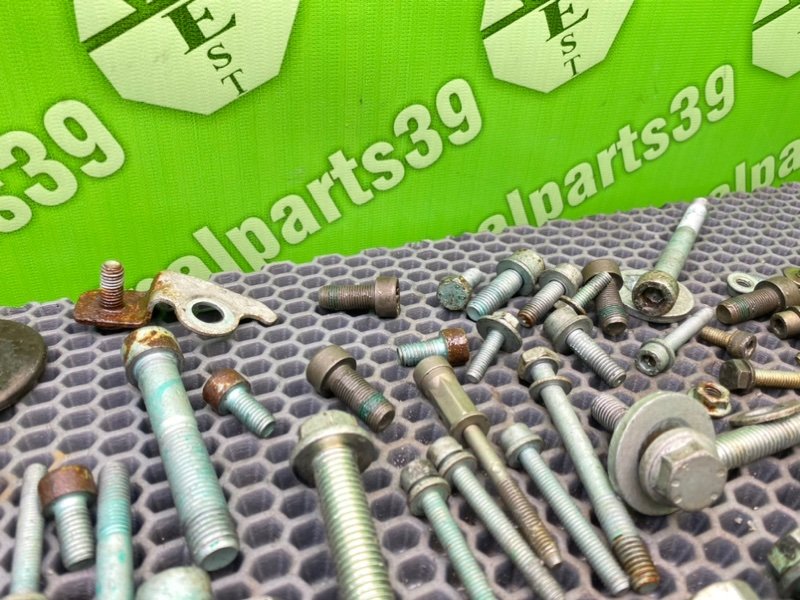 Болты двигателя, 2000 рублей, Калининград