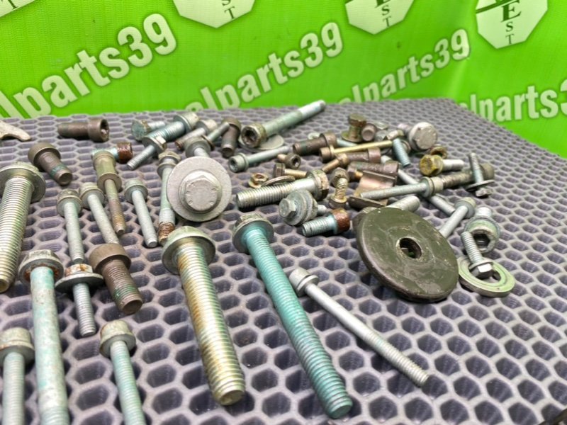 Болты двигателя, 2000 рублей, Калининград