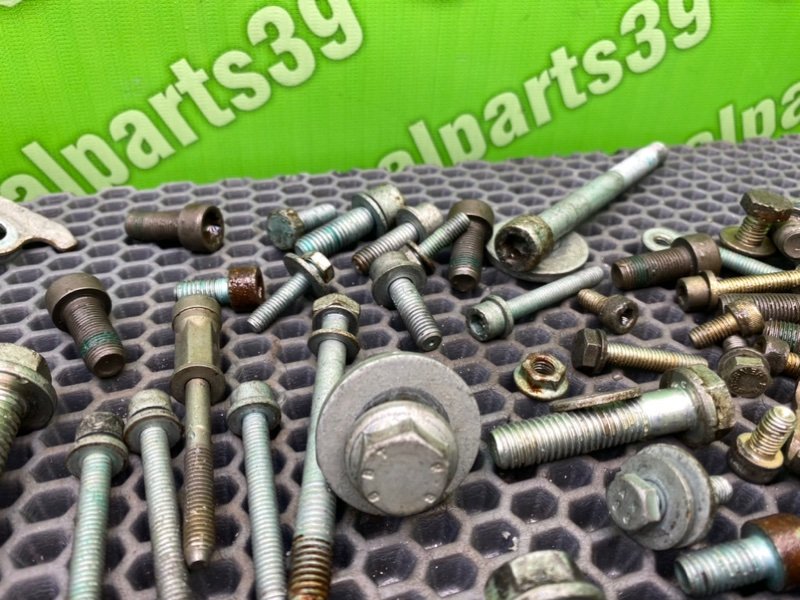 Болты двигателя, 2000 рублей, Калининград