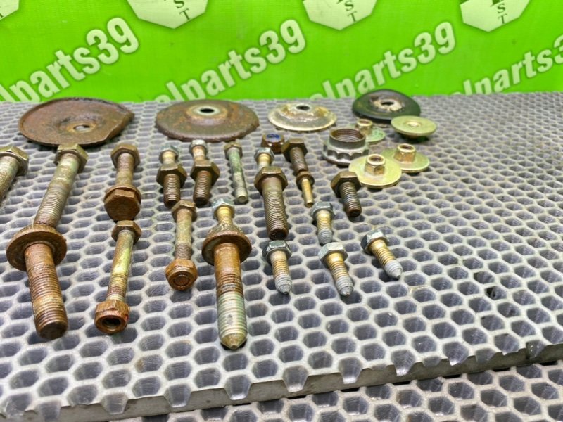 Болты подвески, 1700 рублей, Калининград