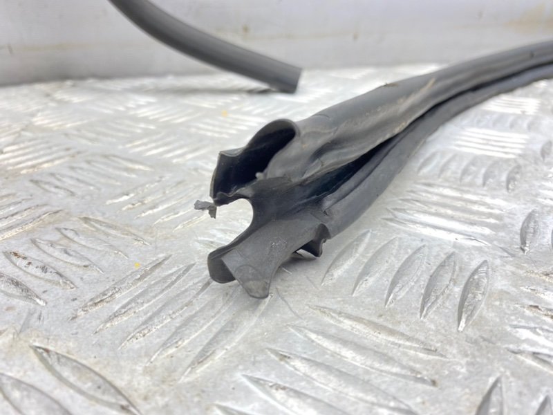 Уплотнители капота, 2700 рублей, Калининград