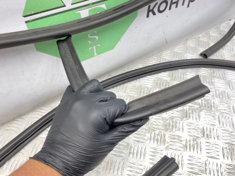 Уплотнители капота, 2700 рублей, Калининград