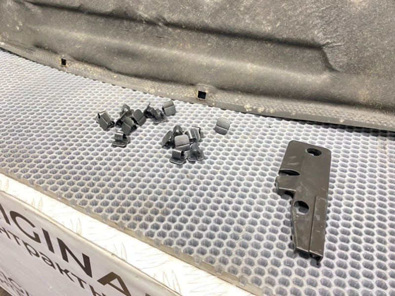 Обшивка капота, 2600 рублей, Калининград