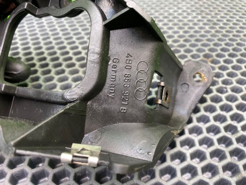 Кронштейны, 1000 рублей, Калининград