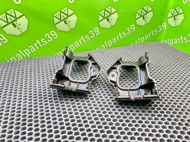 Кронштейны, 1000 рублей, Калининград