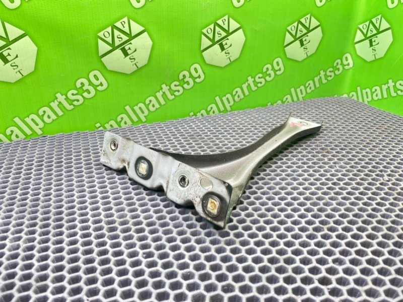 Кронштейн крыла, 1300 рублей, Калининград