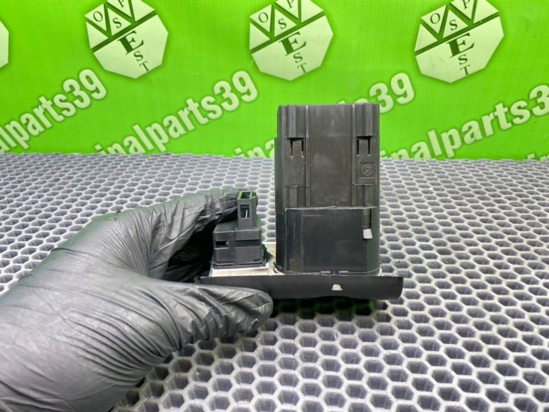 Тумблер света, 3400 рублей, Калининград