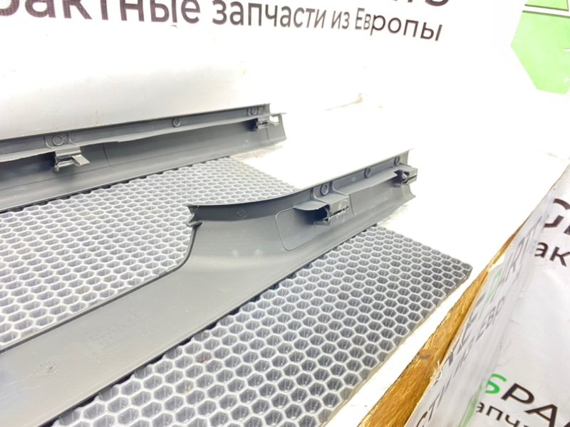 Накладки порогов, 1000 рублей, Калининград