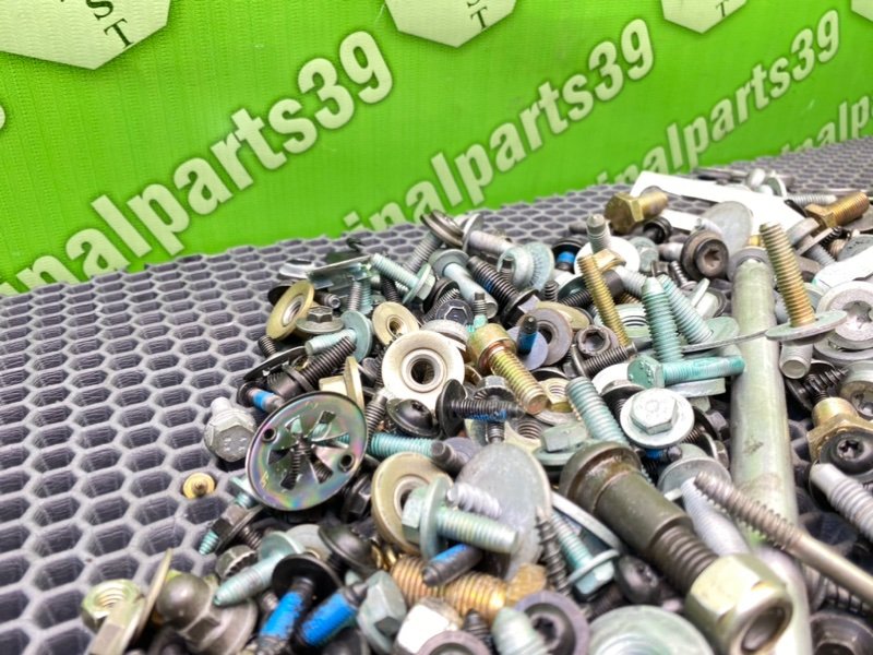 Болты салона, 2000 рублей, Калининград