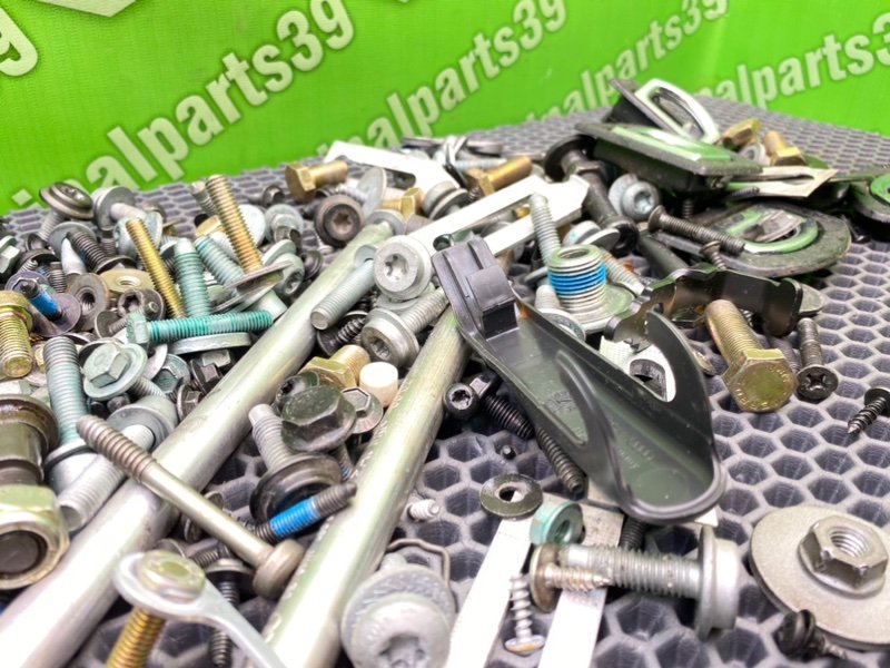 Болты салона, 2000 рублей, Калининград