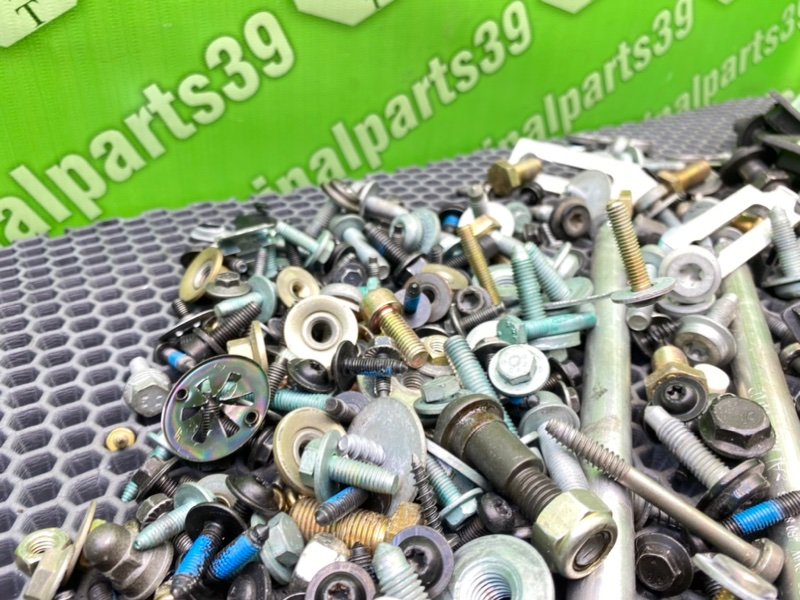 Болты салона, 2000 рублей, Калининград