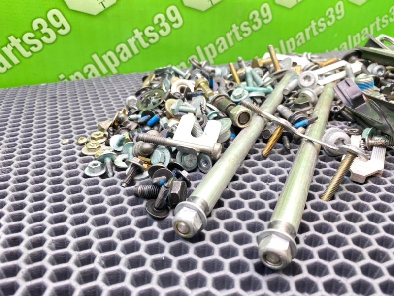 Болты салона, 2000 рублей, Калининград