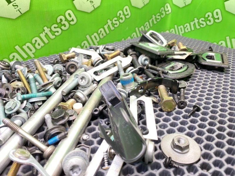 Болты салона, 2000 рублей, Калининград