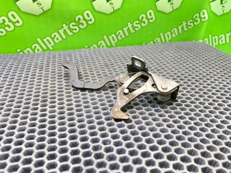 Крюк замка капота, 1300 рублей, Калининград