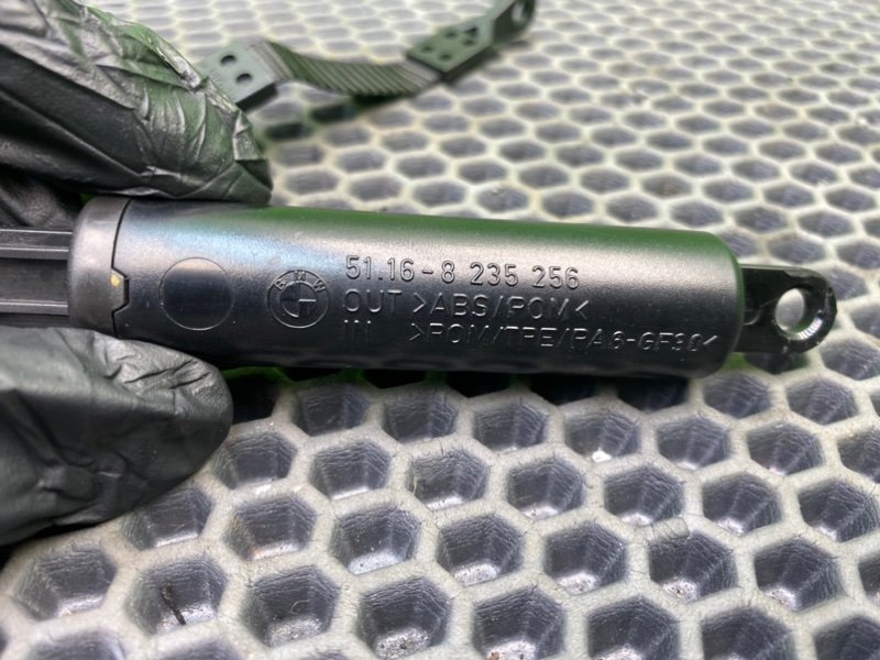 Демпфер бардачка, 1000 рублей, Калининград