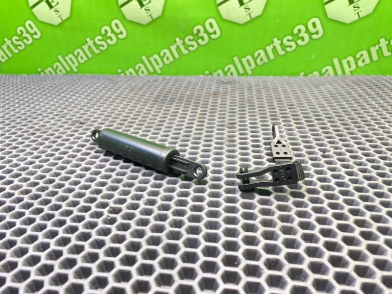 Демпфер бардачка, 1000 рублей, Калининград