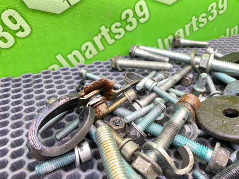 Болты двигателя, 2000 рублей, Калининград