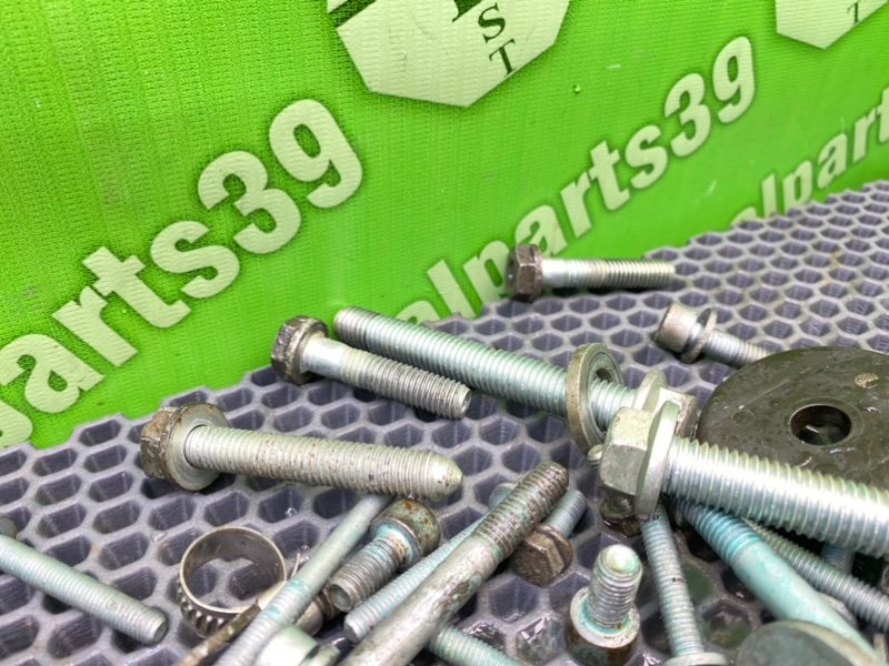 Болты двигателя, 2000 рублей, Калининград